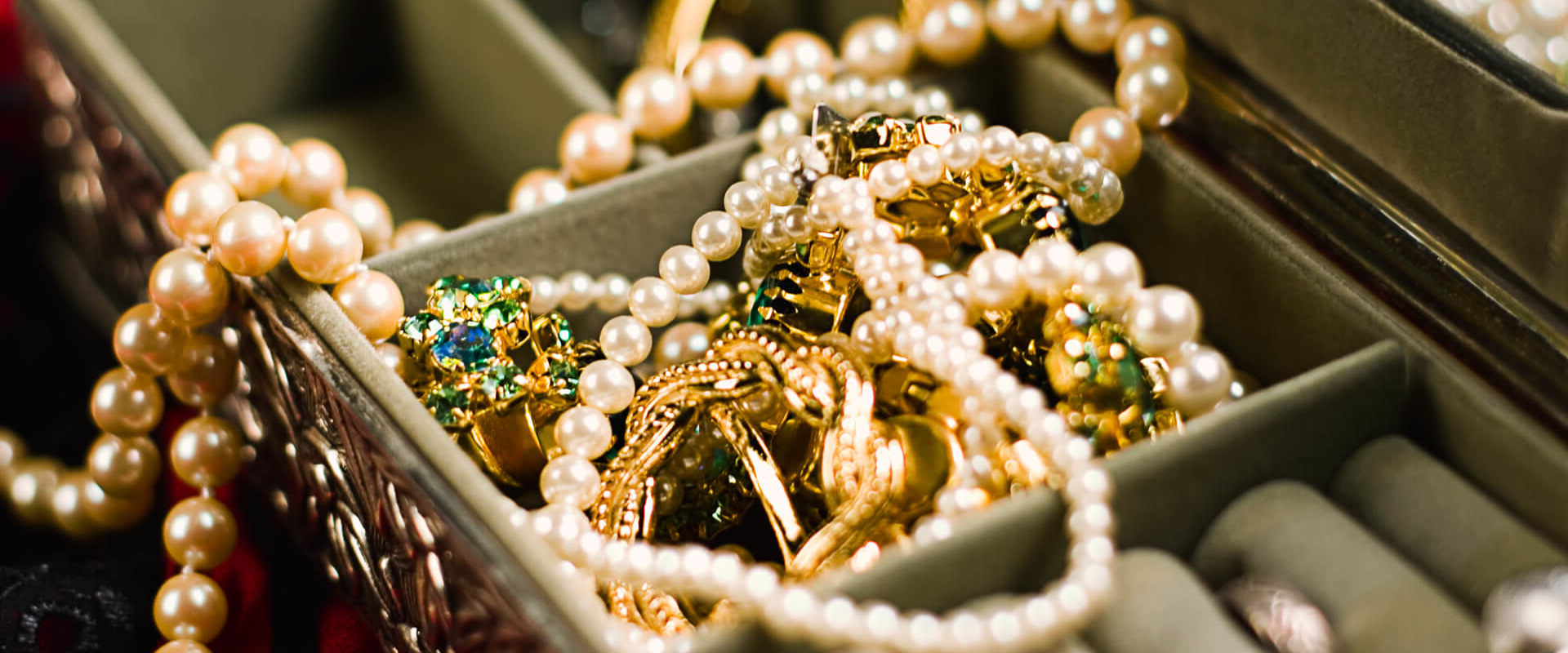 Do you have to report jewelry on taxes?
